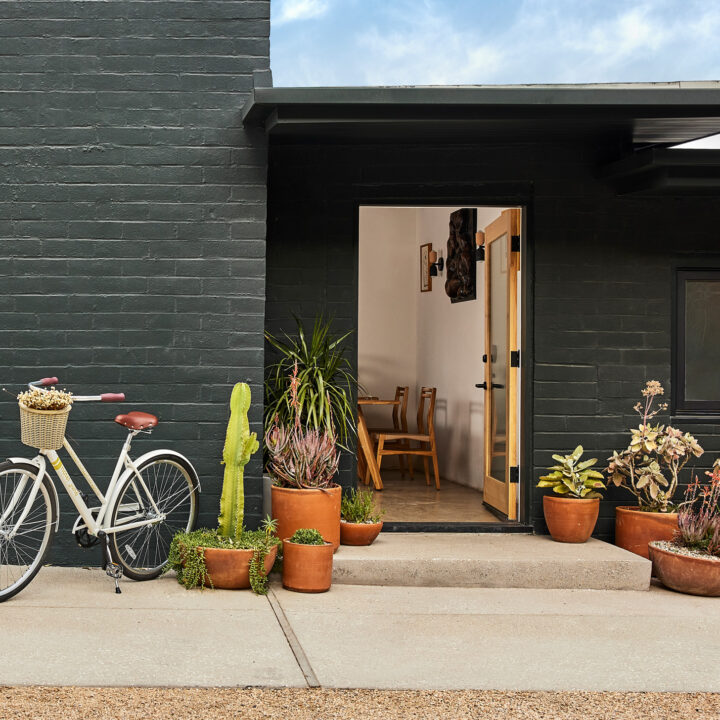 Bungalow with bikes, plants